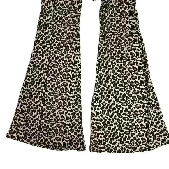 Missguided Women's Size 4 Brown Leopard Print Jersey Flare Pants Casual - Picture 5 of 12